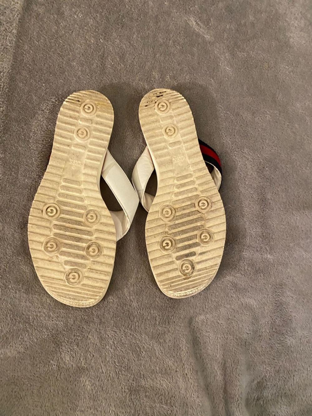 Gucci White Leather Flip Flop Sandals with Red and Blue Stripe - Picture 5 of 7